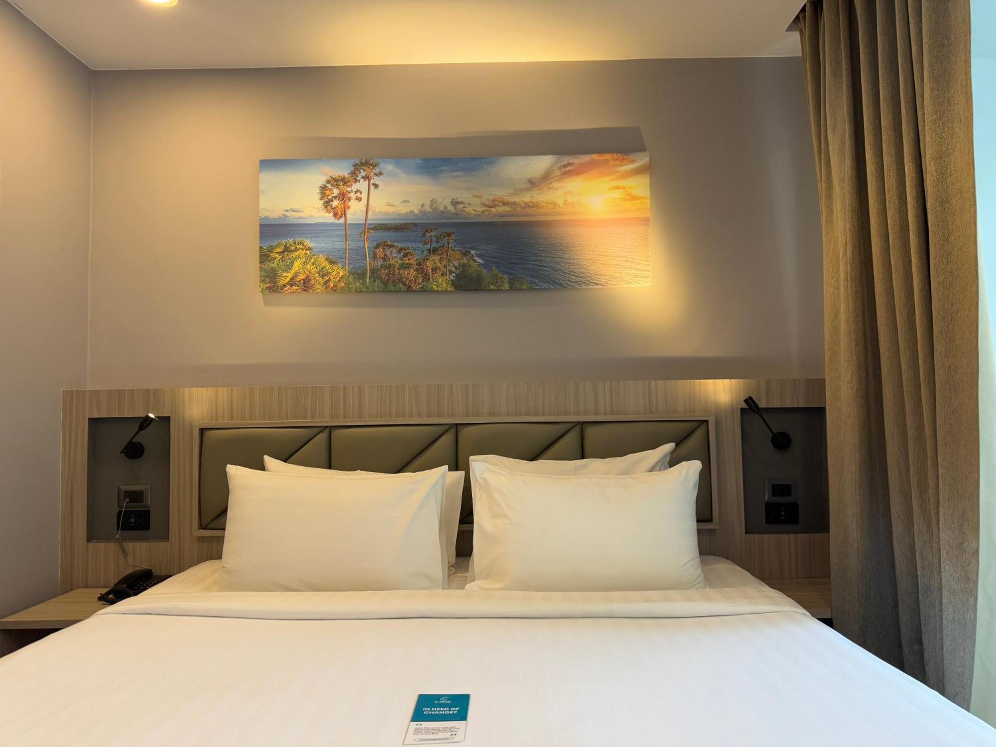 Clarian Hotel Beach Patong Buitenkant foto