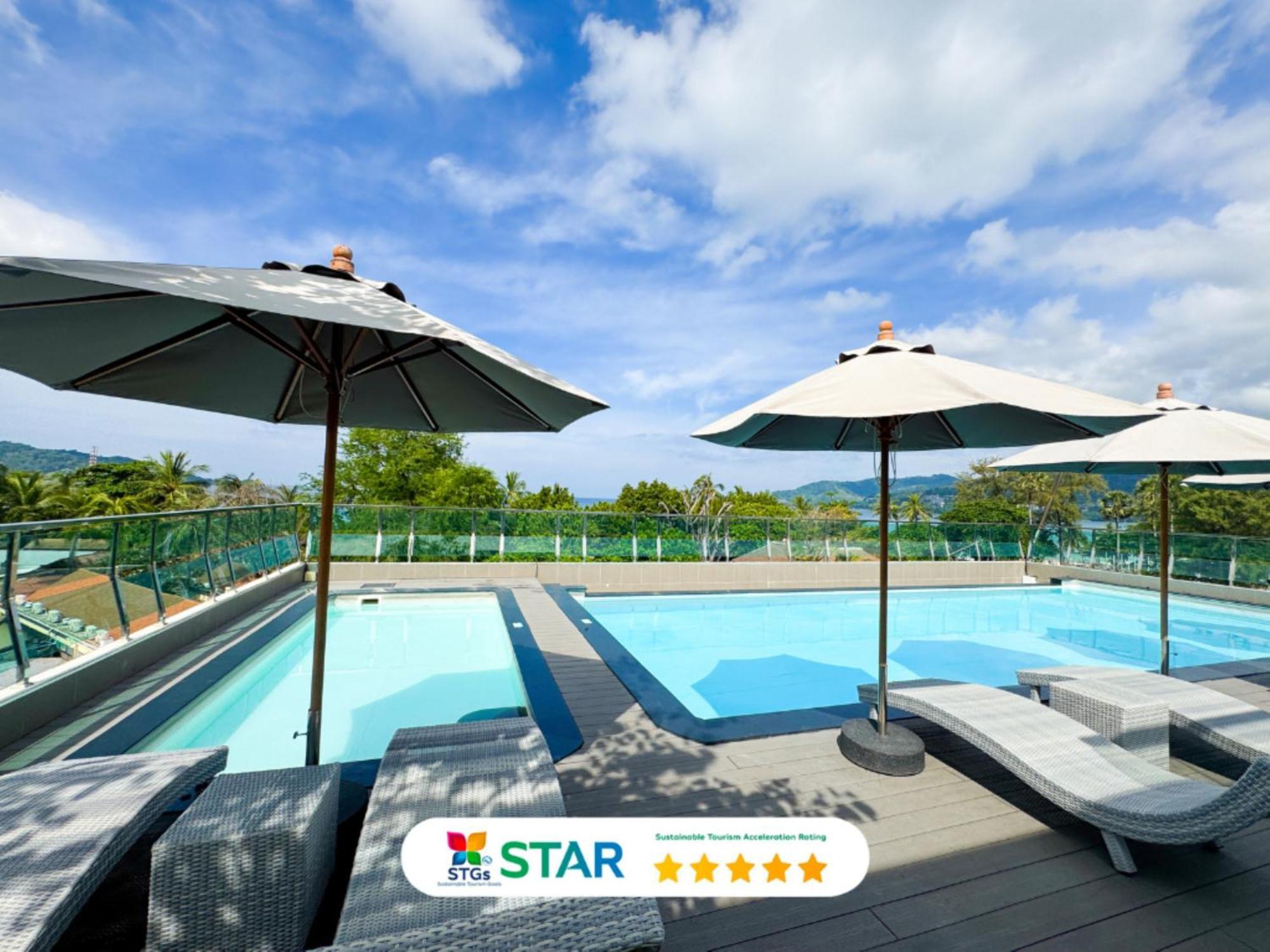 Clarian Hotel Beach Patong Buitenkant foto
